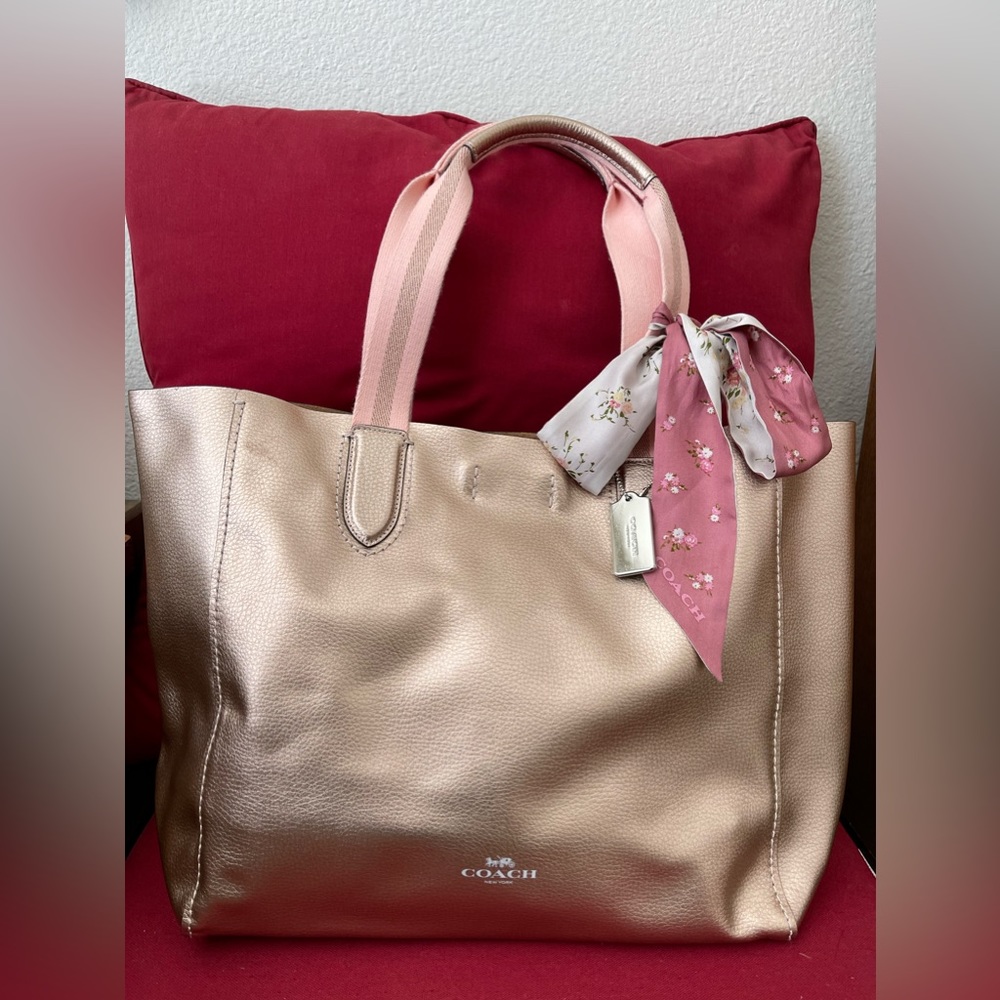 Coach Rose Gold / Pink Derby Tote with Pony Scarf. 🌸